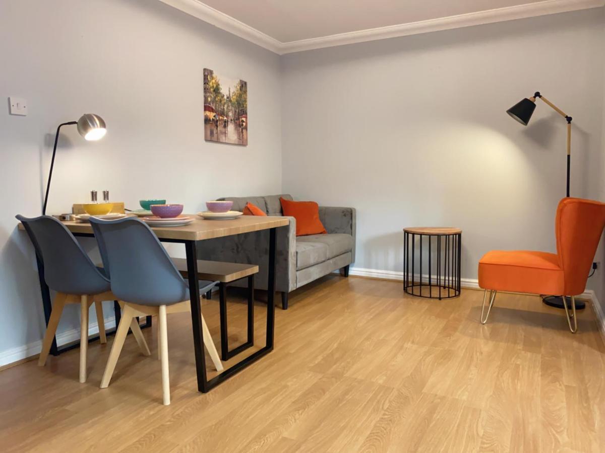 Private Main Door Lovely 2 Bedroom Apartment EDI Eksteriør billede