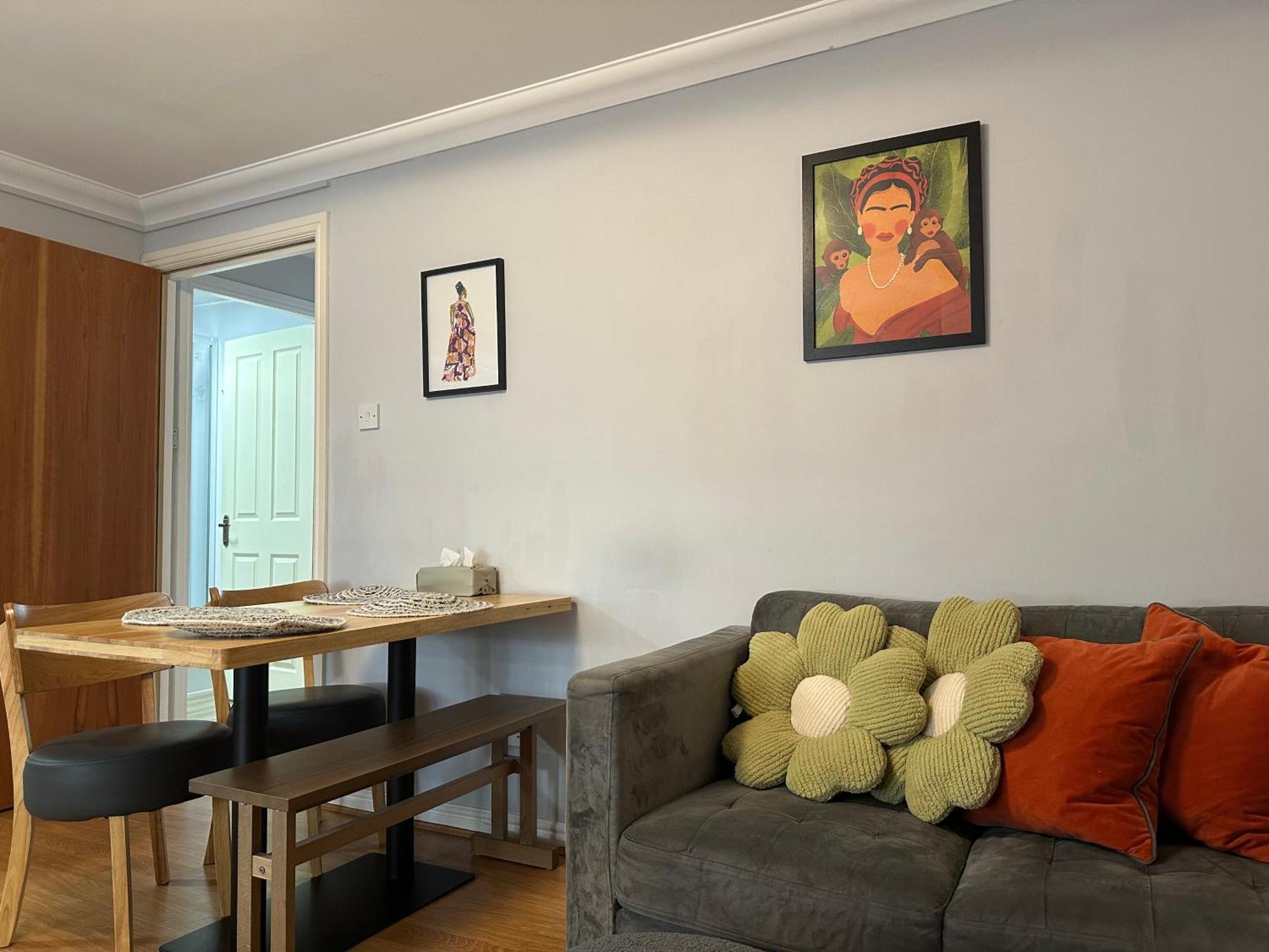 Private Main Door Lovely 2 Bedroom Apartment EDI Eksteriør billede